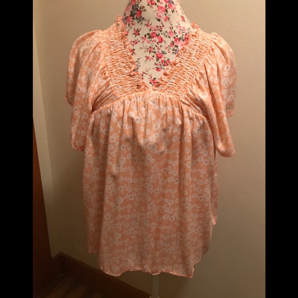 Super cute top🌸